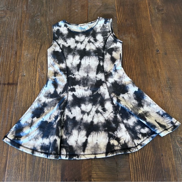 Random Hearts Fit & Flare Girls Tie Dye Dress Size 6x - Picture 1 of 4